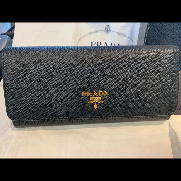 Prada Leather wallet ( Black) - Picture 6 of 8